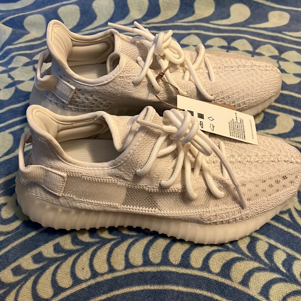 Yeezy Boost 350 V2 - SOLD
